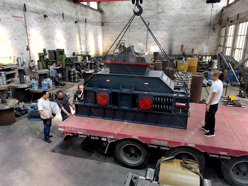 2PGY1208半自動液壓對輥破碎機發(fā)貨 發(fā)往吉林