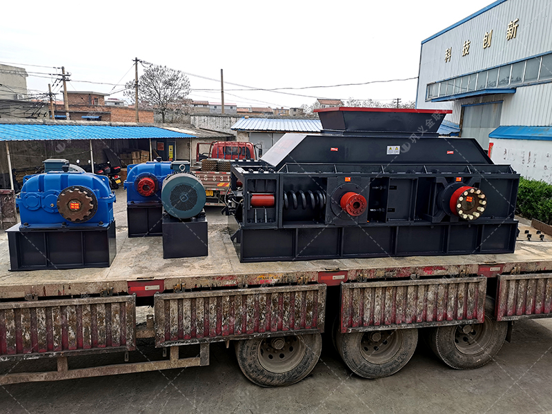 時(shí)產(chǎn)30-300噸玄武巖對(duì)輥制砂機(jī)生產(chǎn)線(xiàn)配置及工藝流程介紹