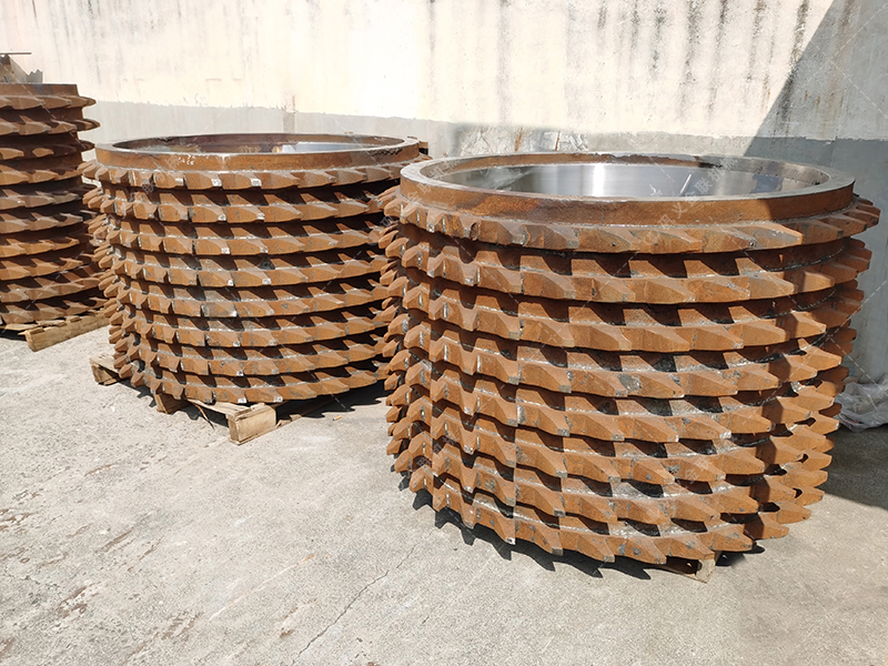 狼牙破碎機(jī)是什么設(shè)備？在哪些行業(yè)中有廣泛應(yīng)用？